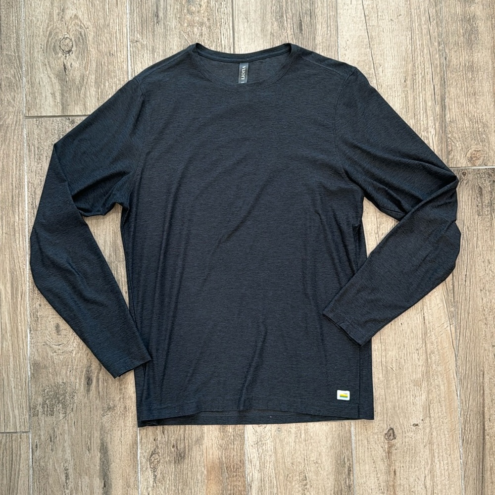 Men’s Vuori Strato Tech Long Sleeve Medium charcoal Heather